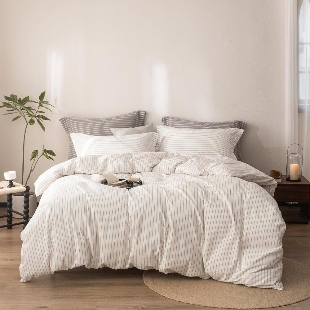 Cover with Zipper Closure and 2 Pillowcases, Color of Off White-Linen Grey Str